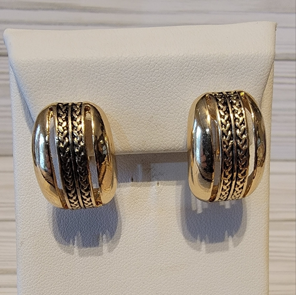 Vintage HMN Gold Tone Openwork Chain Detail Clip On Hoop Earrings